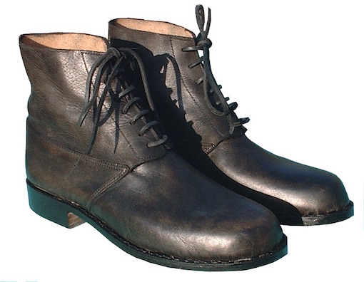Paire de brodequins Français modèle 1945, taille 42. Indochine /  Reconstitution WW2 french reenactment shoes reconstitution